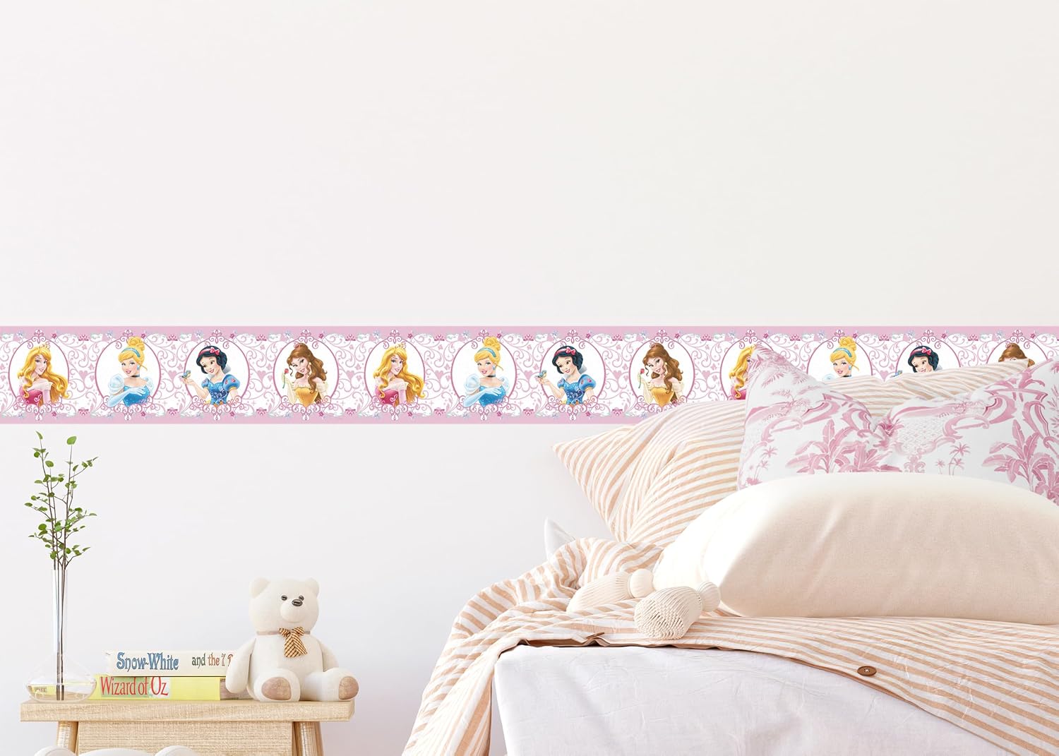 Detalle 2 de AG Design WBD 8065 Disney Princesses Self-Adhesive Wall Border, 500 x 14 cm