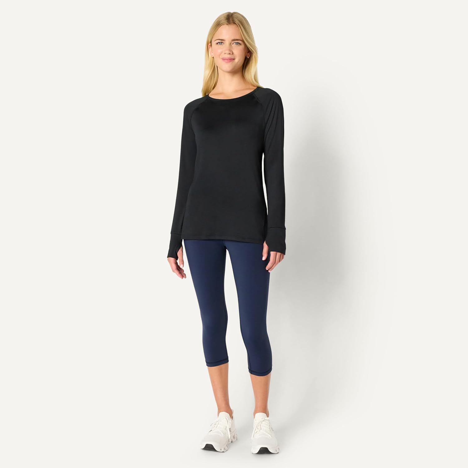 Thumbnail 4 de Amazon Essentials Damen Langarmshirt aus Funktionsstretch – leicht, schnell trocknend und vielseitig