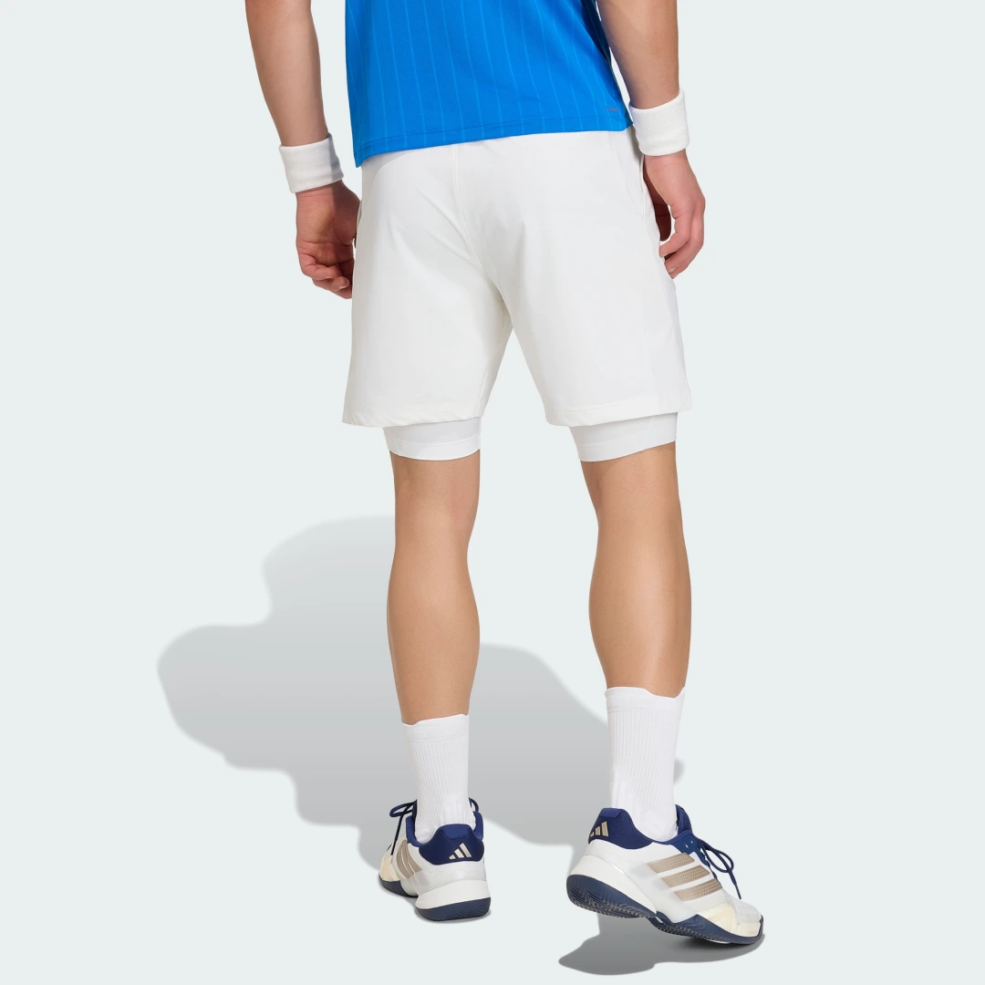 Detalle 2 de Conjunto Adidas Climacool: pantalón corto y mallas de tenis en blanco