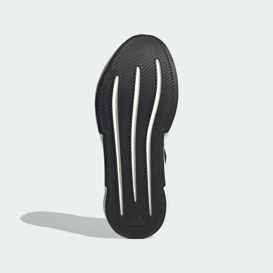 Detalle de Zapatilla Lightshift de Adidas en negro: comodidad y estilo para uso diario
