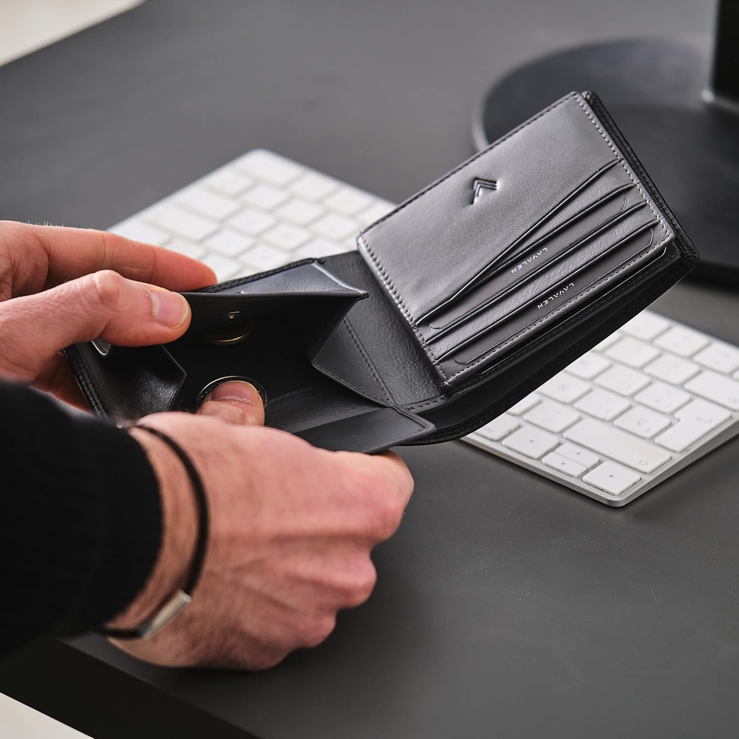 Detalle 2 de Lavalen Portefeuille Homme Cuir Véritable – Portefeuille RFID, Grand Capacité, Noir Bordeaux