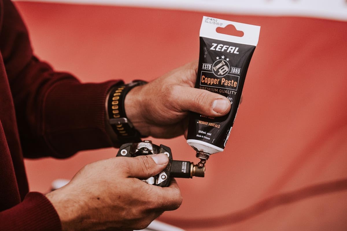 Detalle de ZEFAL Pack Maintenance Pro II : Graisse vélo et pâtes de montage Carbon et Cuivre — Fabriqués en France
