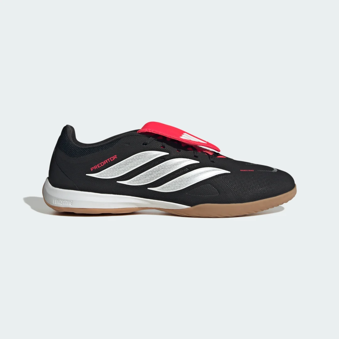 Detalle 2 de Adidas Predator League Indoor: zapatilla de fútbol con lengüeta plegable, diseñada para pistas indoor