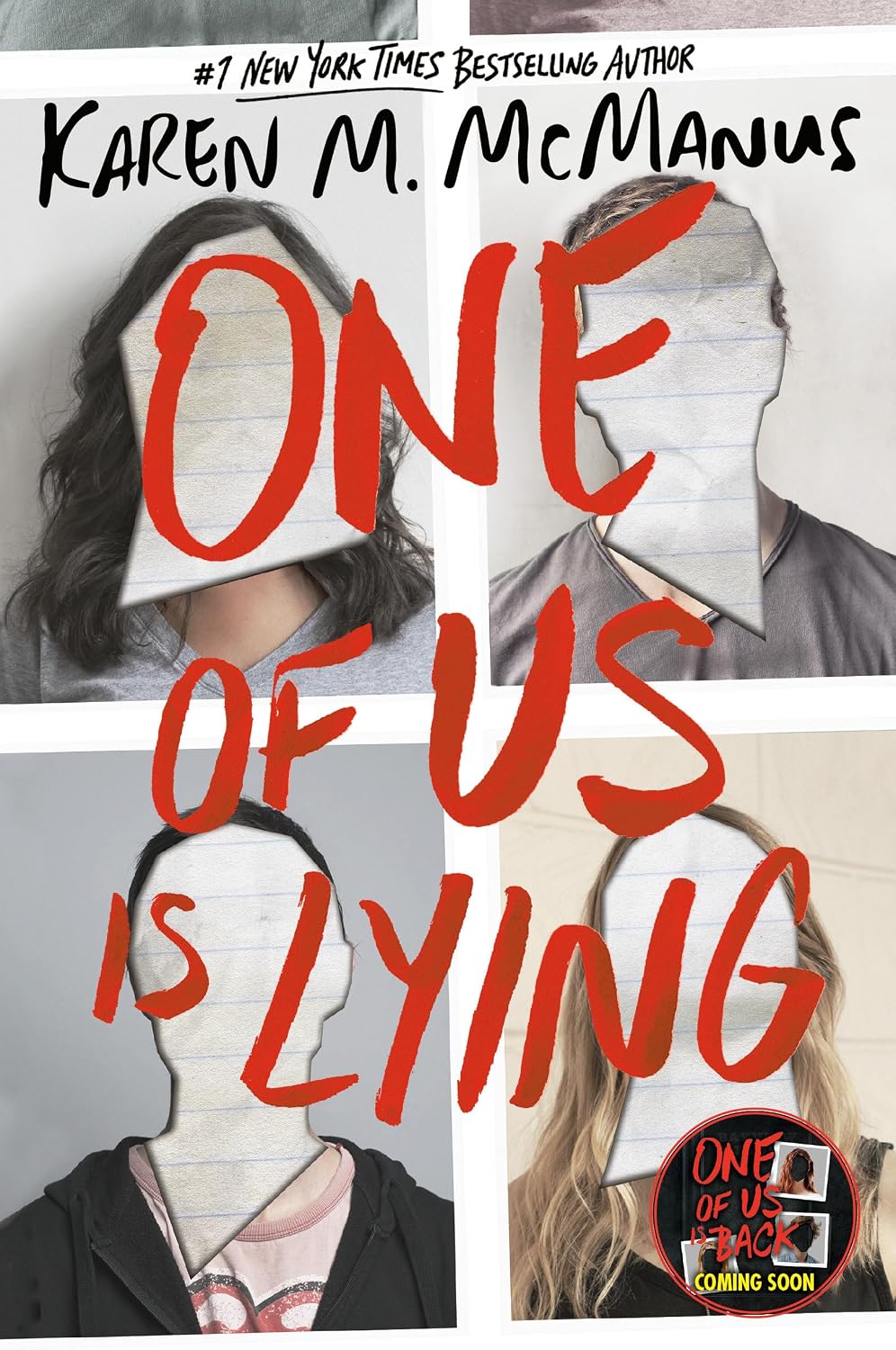 Detalle de One of Us Is Lying av Karen M. McManus – tryckt ungdomsbok inom mysterier och thriller