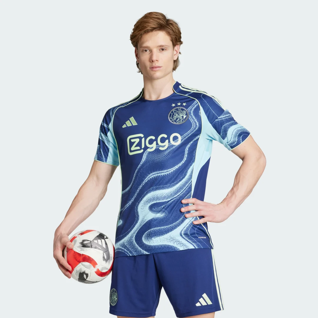 Detalle de Camiseta segunda equipación Ajax 25/26 – Adidas