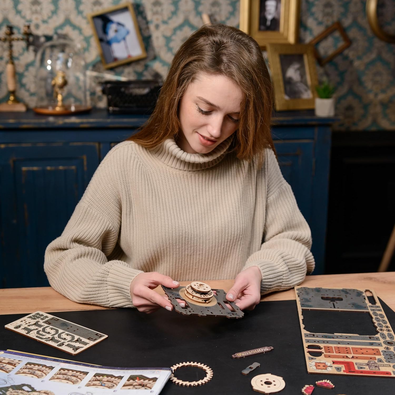 Thumbnail 6 de UGEARS Harry Potter Le Monstrueux Livre des Monstres – Maquette en bois à construire animée, puzzle 3D adulte