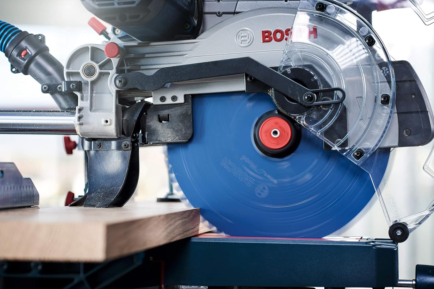 Detalle 2 de Bosch Professional Expert Kreissägeblatt für Holz (Ø 190 x 30 x 1,5 mm, 48 Zähne) – passend für Akku-Hand- und Tauchkreissägen