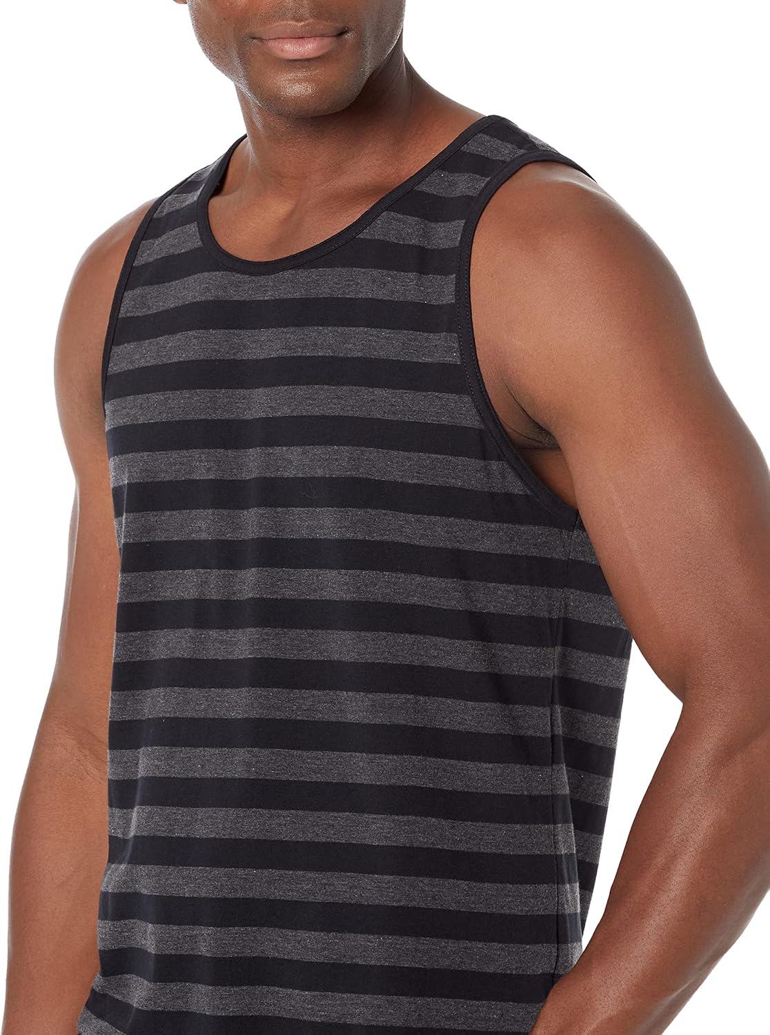 Thumbnail 2 de Amazon Essentials Men’s Regular-Fit Vest – everyday sleeveless top