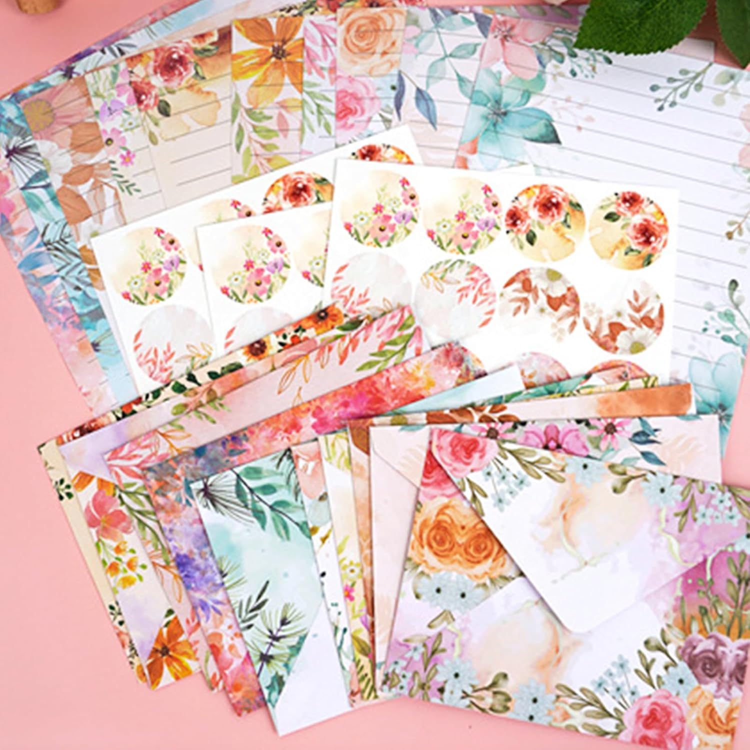 Detalle 2 de DxJ 65-Piece Floral Stationery Set with 30 Sheets, 15 Envelopes and Stickers