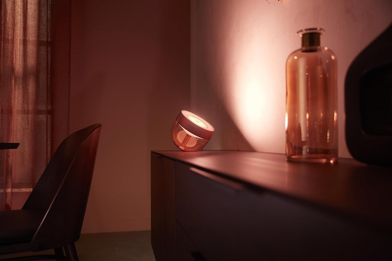 Thumbnail 3 de Philips Hue White & Color Ambiance Iris Tischleuchte „Special Edition“ Kupfer – 520 lm, dimmbar, 16 Mio. Farben, App-Steuerung