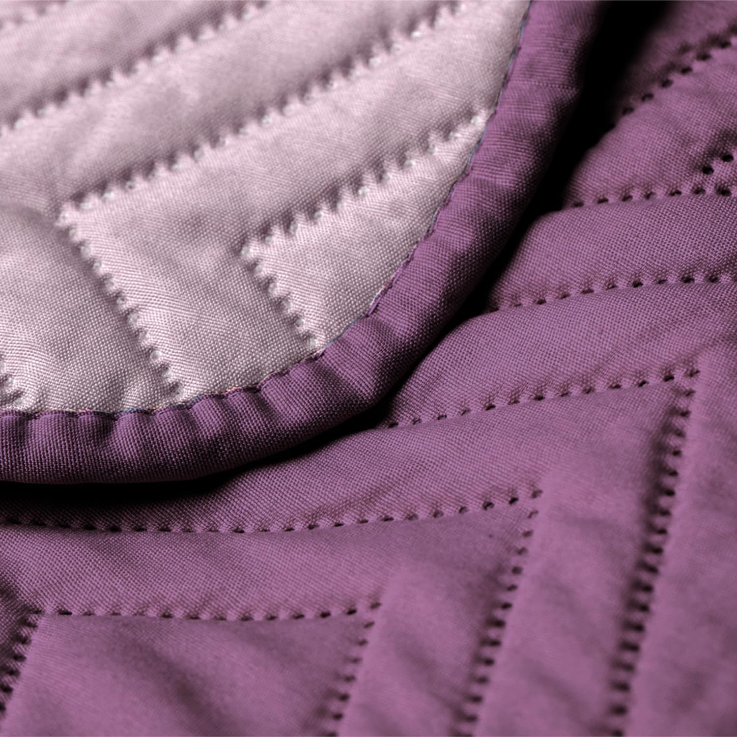 Detalle 2 de RESTILO Softa överkast 260 x 280 cm med dubbelsidig geometrisk quiltning