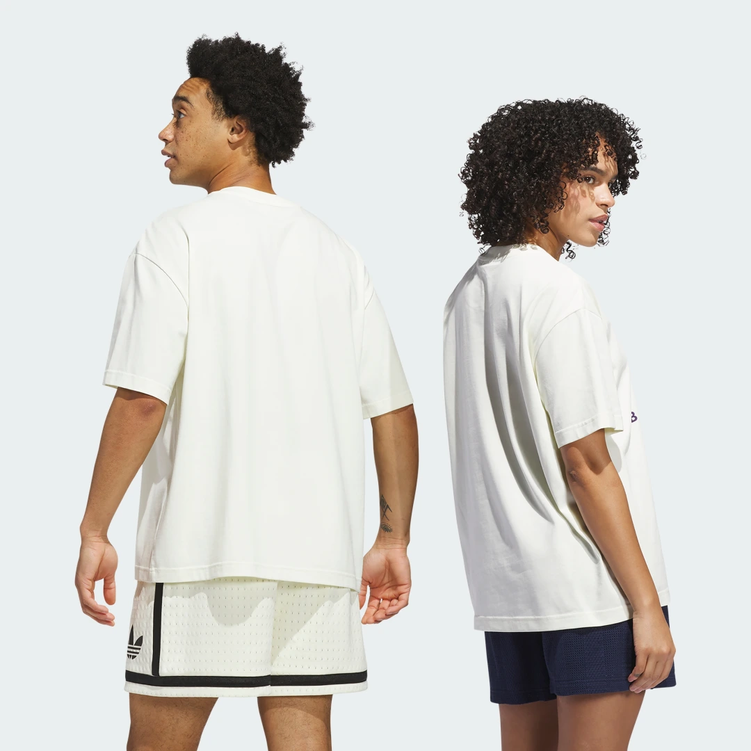 Detalle 2 de Camiseta de baloncesto Adidas Originals Courtside Beige