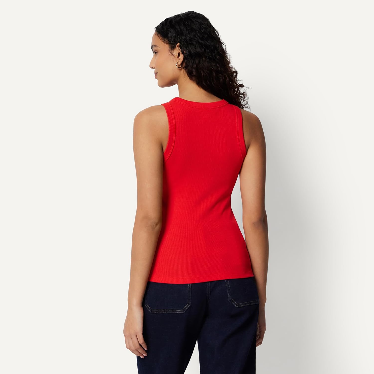 Detalle 2 de Amazon Essentials Damen Slim-Fit-Tanktop mit Rippstrick – vielseitiges Oberteil aus Baumwollmischung
