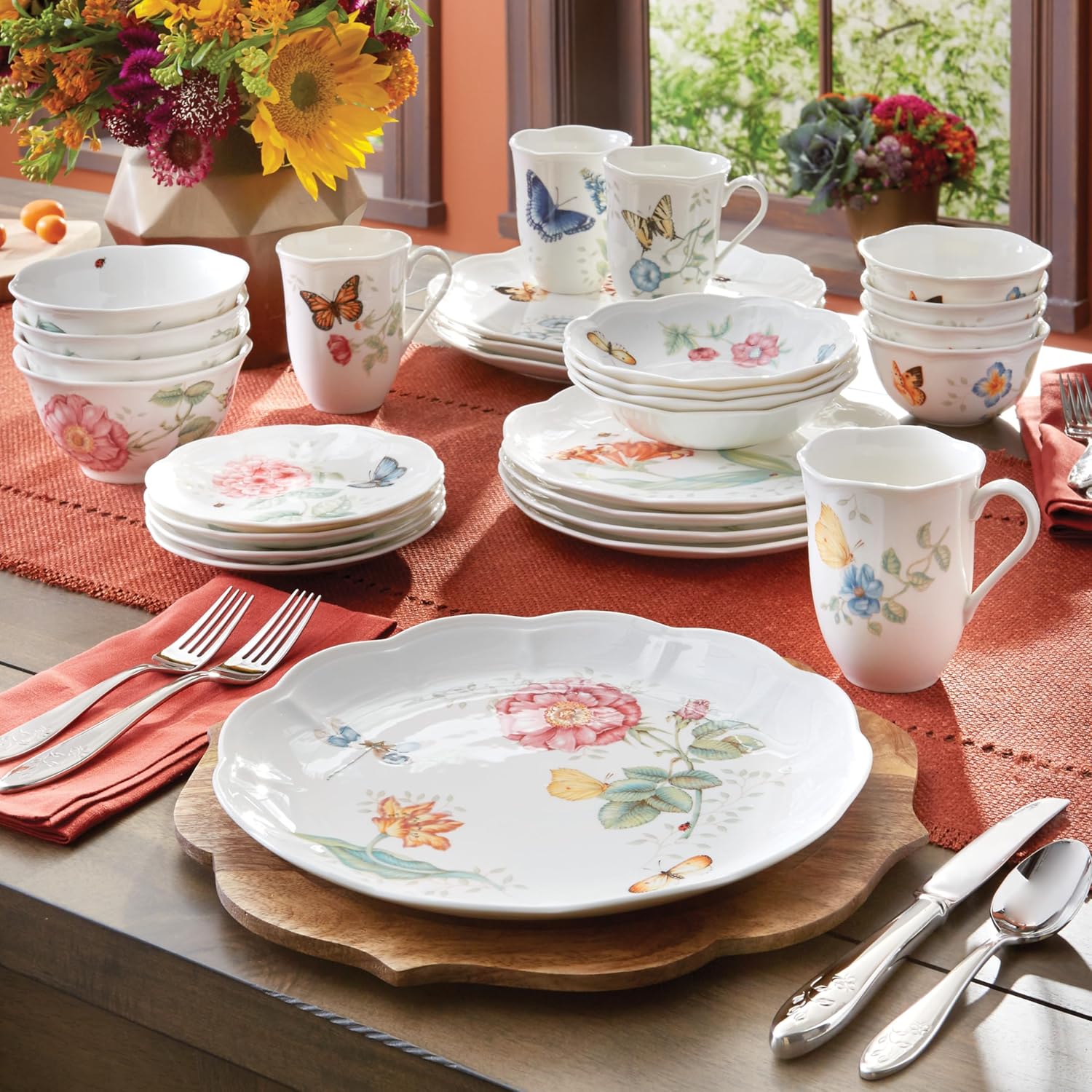 Thumbnail 4 de Lenox Butterfly Meadow 28-Piece Dinnerware Set (Service for 4) with Scalloped Porcelain Plates & Bowls