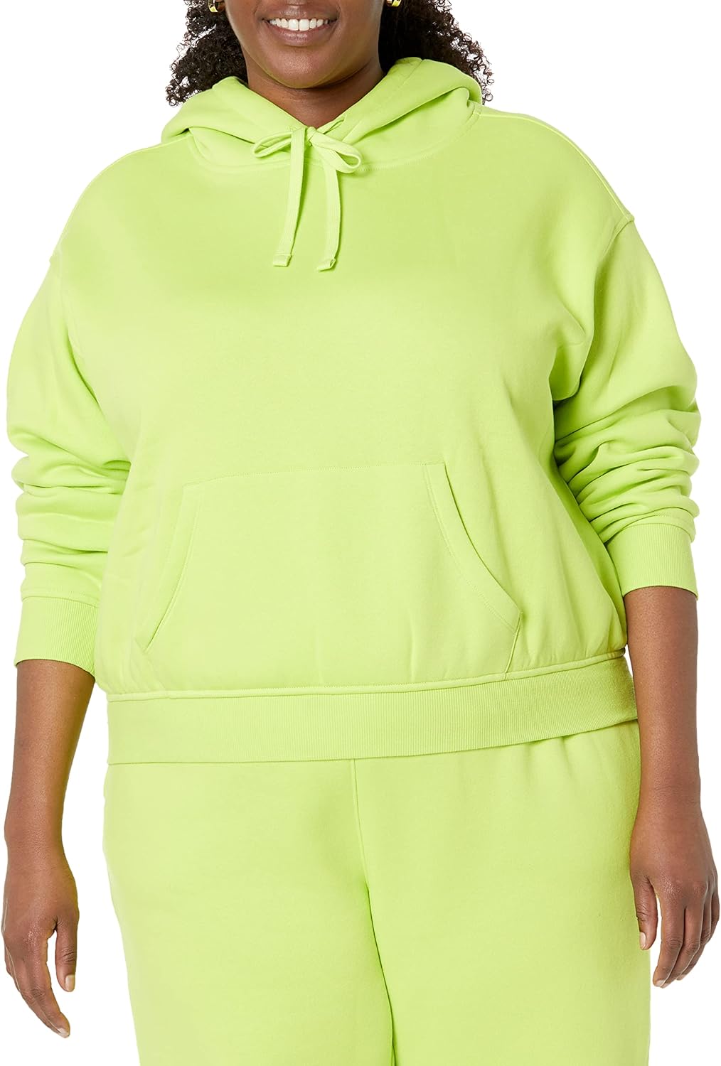Thumbnail 4 de Amazon Essentials Damen Kurzer Kapuzenpullover aus gebürstetem Fleece (Übergröße) – gemütlich, responsibly hergestellt