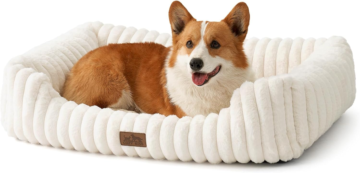 Detalle de COZY KISS Large Orthopedic Dog Bed (35x25x8 inch) – Cream faux-fur sofa bed with high surrounding edges