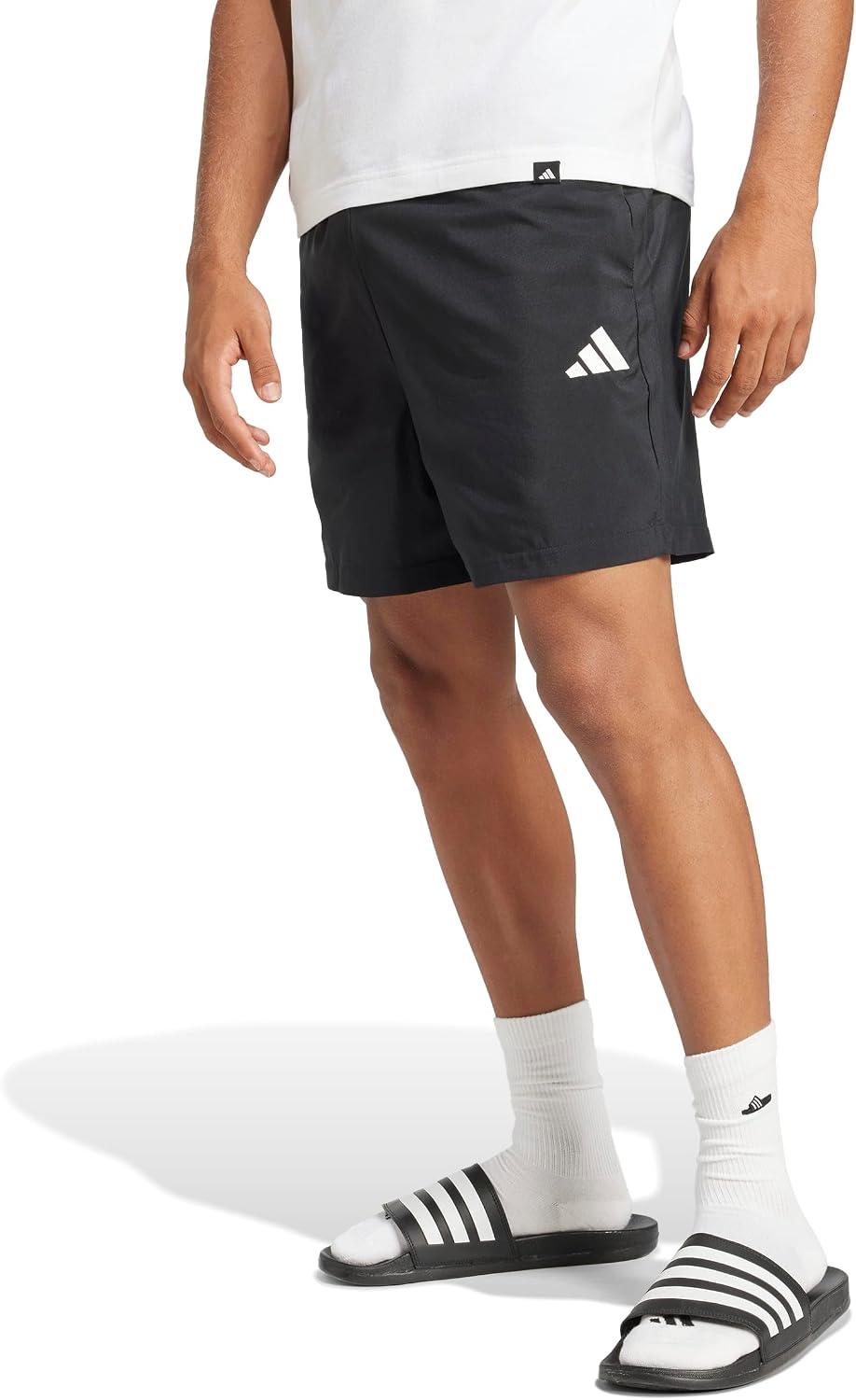 Detalle de adidas Herren Essentials SMALL Logo Chelsea – Small-Logo-Schnitt mit Kordelzug