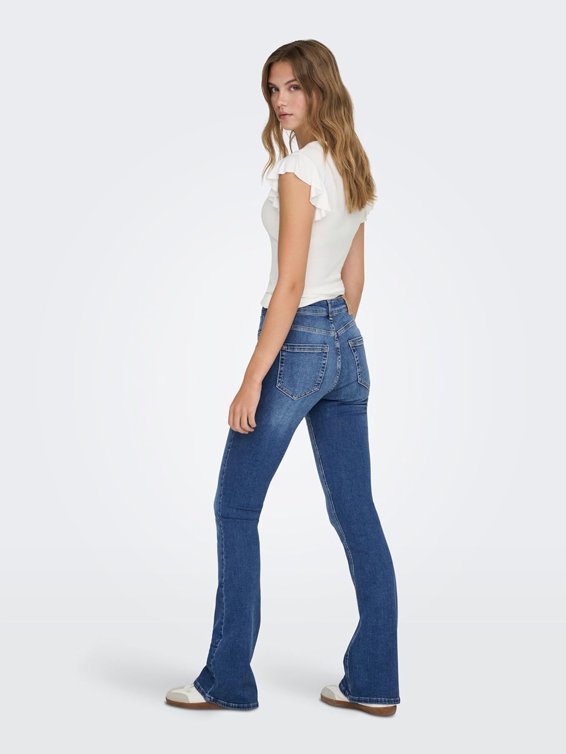 Thumbnail 4 de ONLY Female Flared Fit Jeans „ONLBLUSH“ – Midwaist mit ausgestelltem Bein, 5-Pocket & Reißverschluss