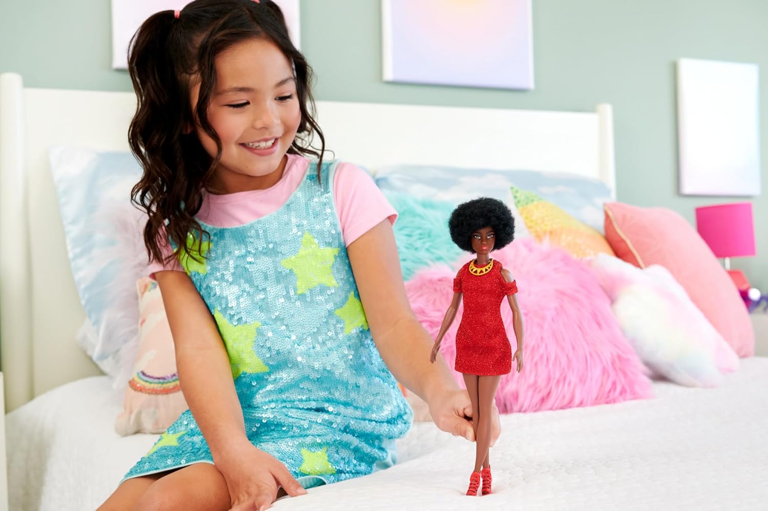Detalle 2 de Barbie Fashionistas N.221 💃 Muñeca con estilo años 80 +3 Años