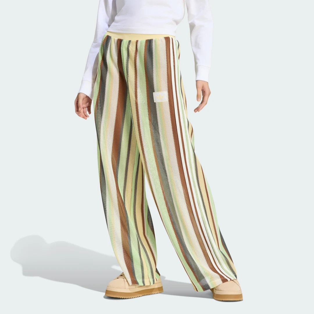 Detalle de Pantalón de punto Adidas Originals Summer Glow Firebird en Amarillo