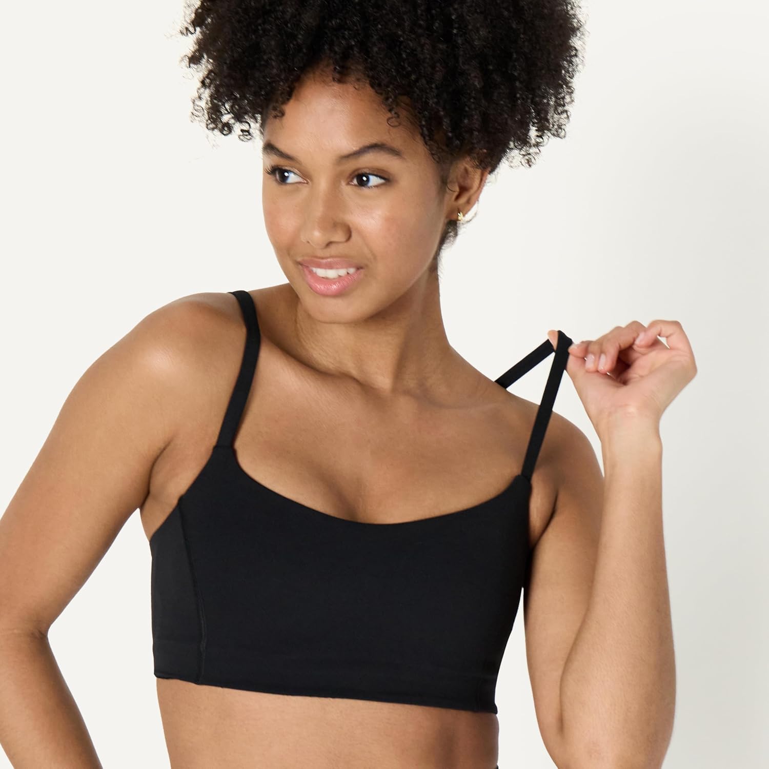 Detalle 2 de Amazon Essentials Women's Active FormFlex Buttery Soft Light Support Sweetheart Neck Yoga Sports Bra