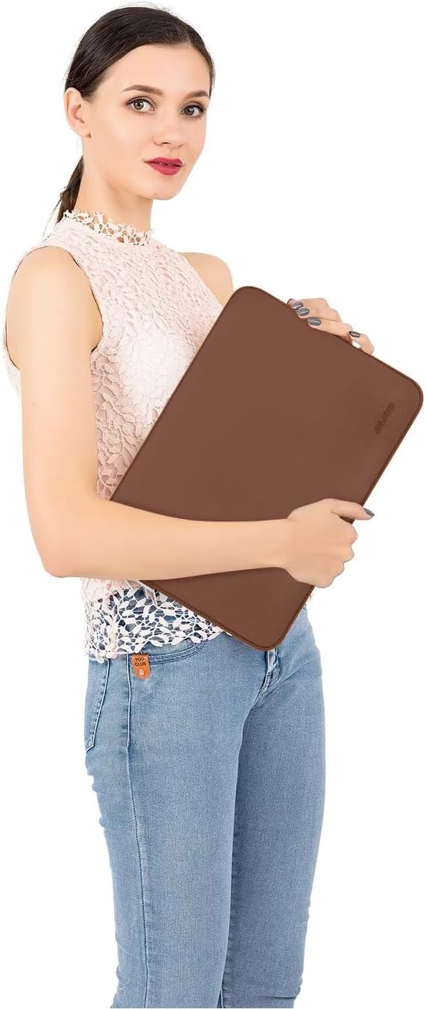 Detalle de MOSISO 15 Zoll Laptophülle Karamellbraun – Neoprenhülle mit Dreilagen-Schutz und Zubehörfach