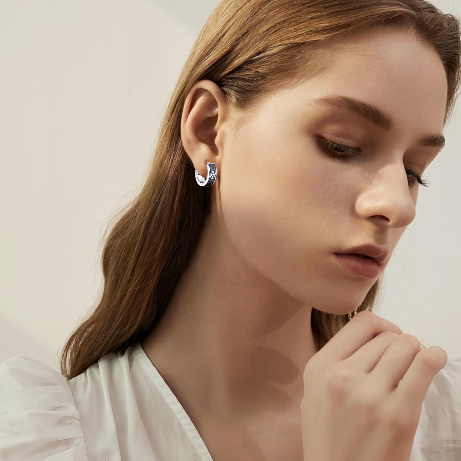 Detalle de Estrellique 925 Sterling Silver Hoop Earrings – Unisex Cross Vintage Cutout, Hypoallergenic 16×16 mm