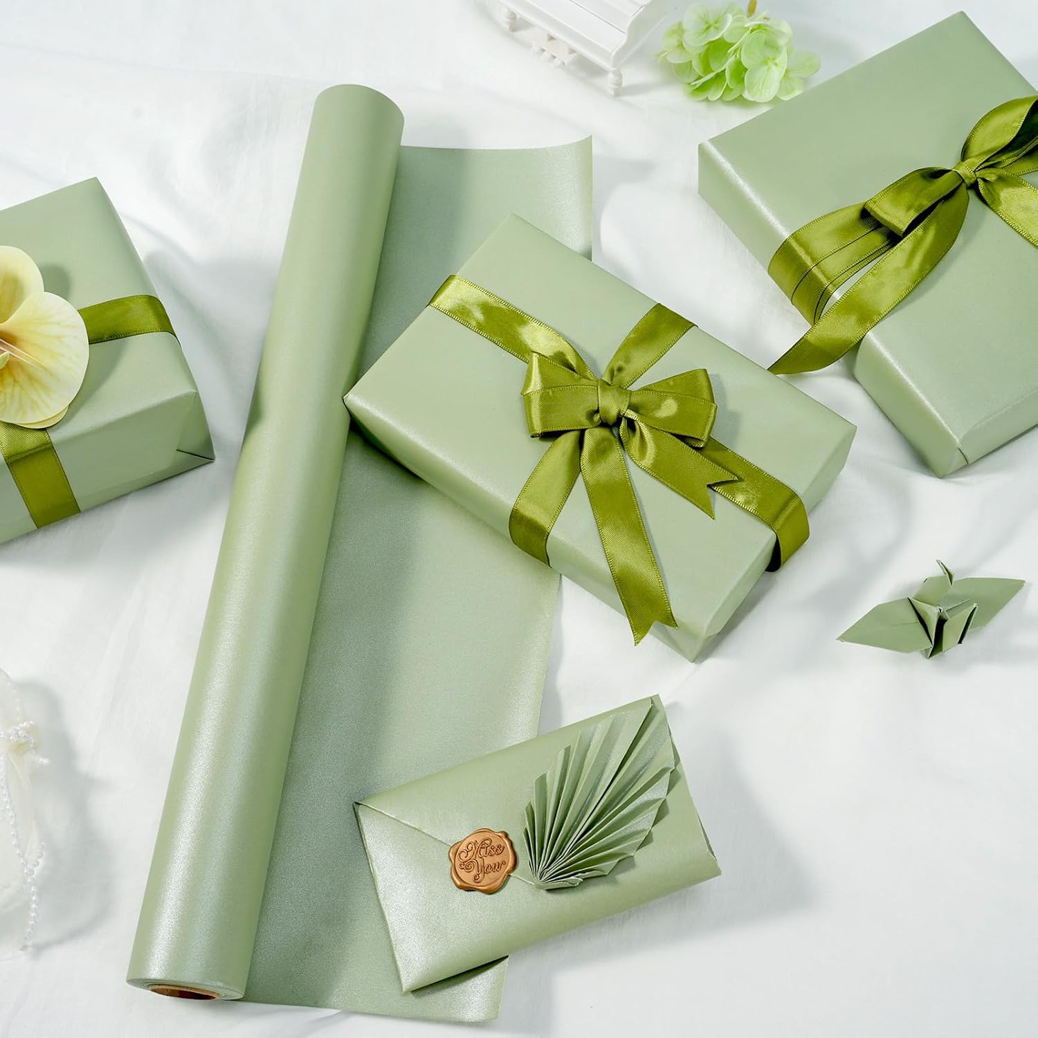 Thumbnail 1 de Sage Green Wrapping Paper Roll, Reversible Pearly-Lustre – 43cm x 10m
