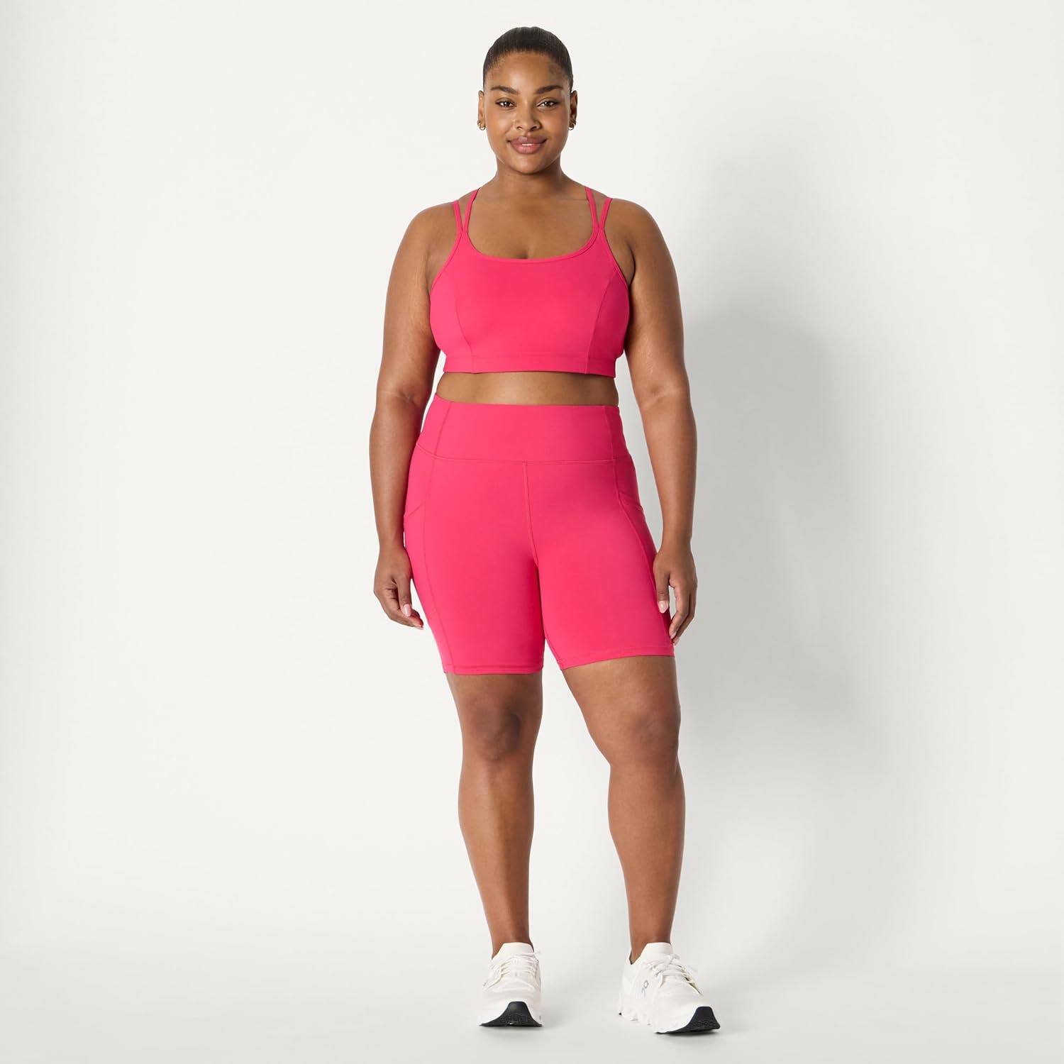 Detalle de Amazon Essentials Women’s Active Total Train High-Waist 7" Gym Workout Biker Shorts with Pockets