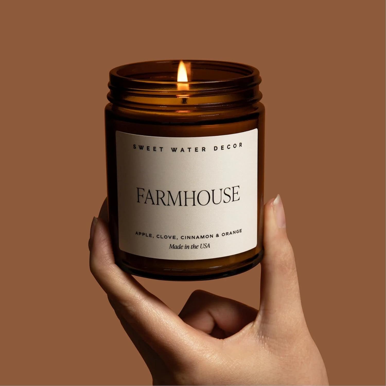 Thumbnail 6 de Sweet Water Decor Farmhouse Candle, 9 oz Amber Jar, Apple and Fall Spice Scent