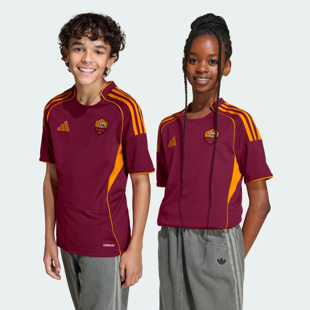 Detalle de Adidas AS Roma 25/26, camiseta de primera equipación granate