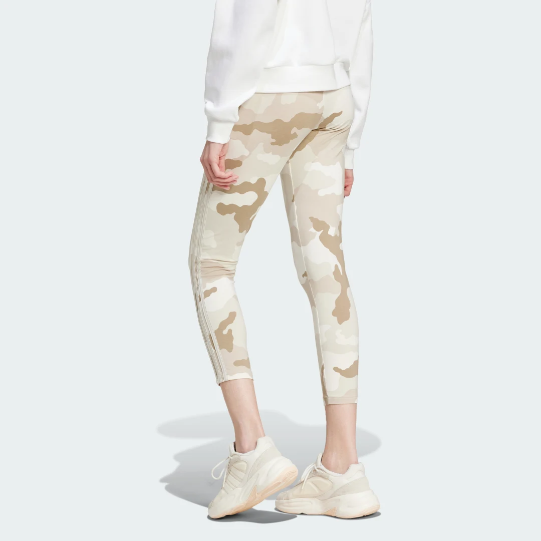 Detalle 2 de adidas Mallas 7/8 Essentials Camo Print 3 bandas