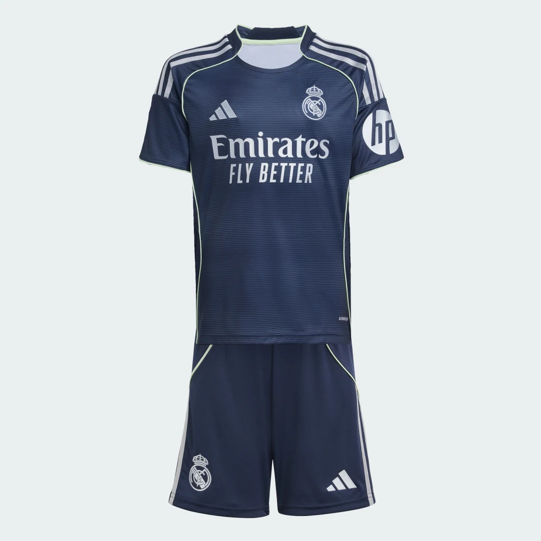 Detalle 2 de Conjunto segunda equipación Real Madrid 25/26 – Adidas