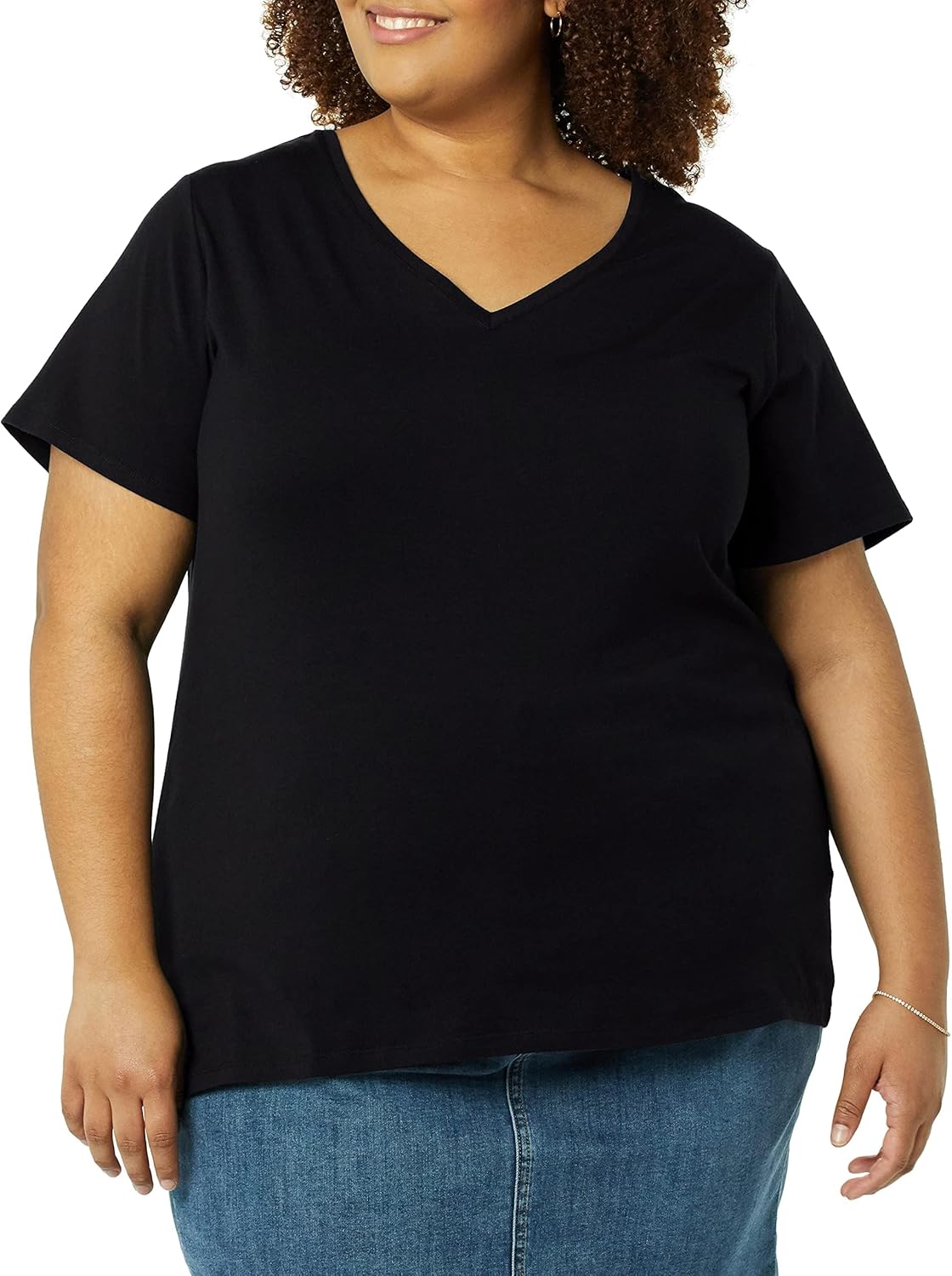 Thumbnail 3 de Amazon Essentials Women's Plus Size Short-Sleeve V-Neck T-Shirt (Multipack)