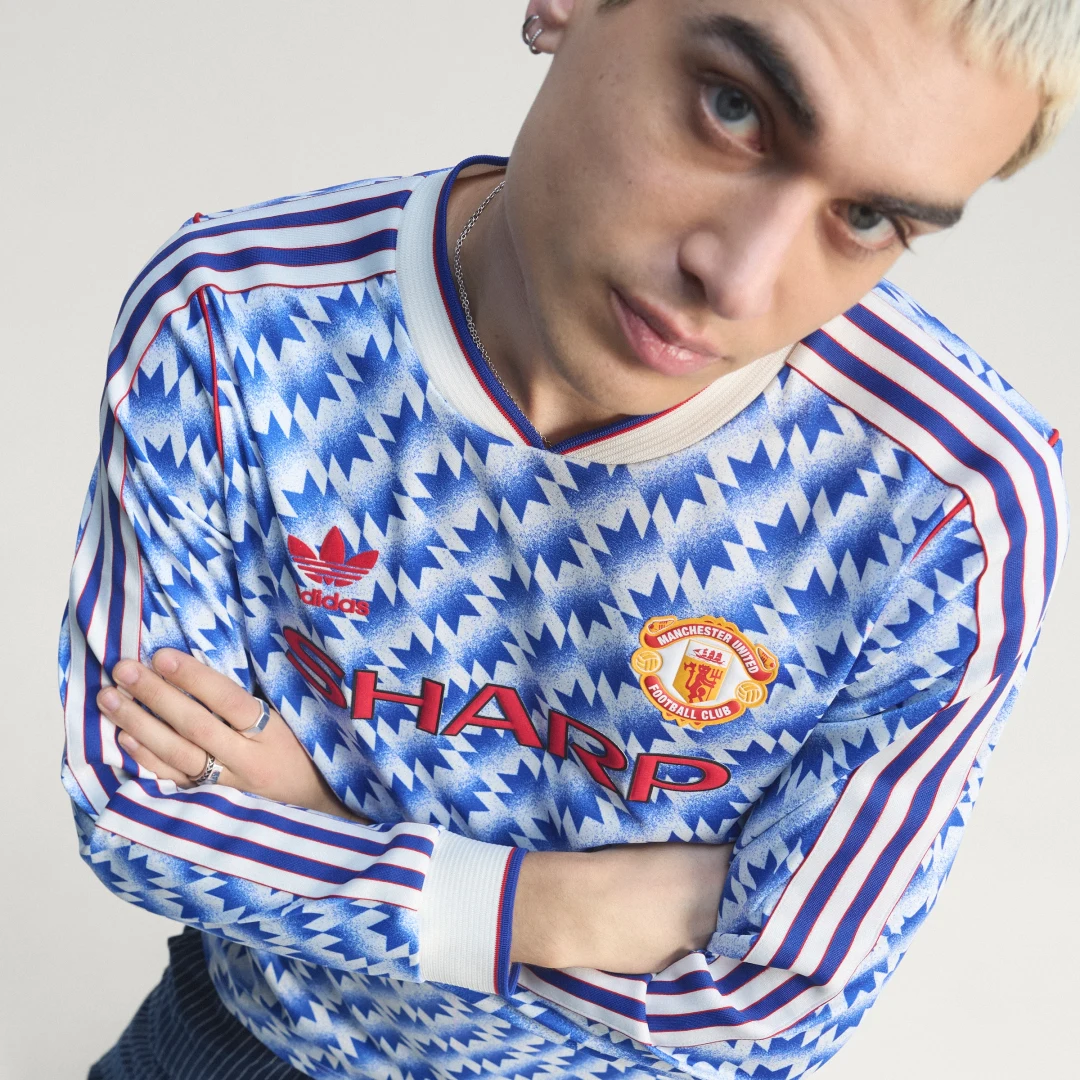 Detalle de Camiseta manga larga segunda equipación Manchester United 90 de Adidas