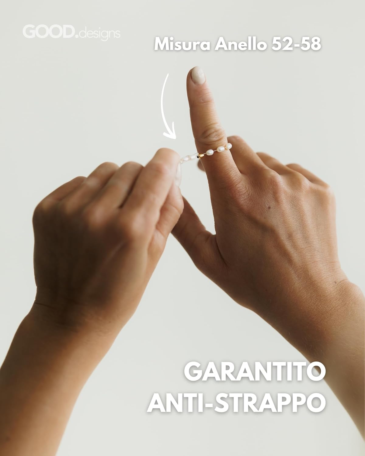 Detalle de GD GOOD.designs: anello anti-stress con perle di pietra naturale e perla centrale in argento 925