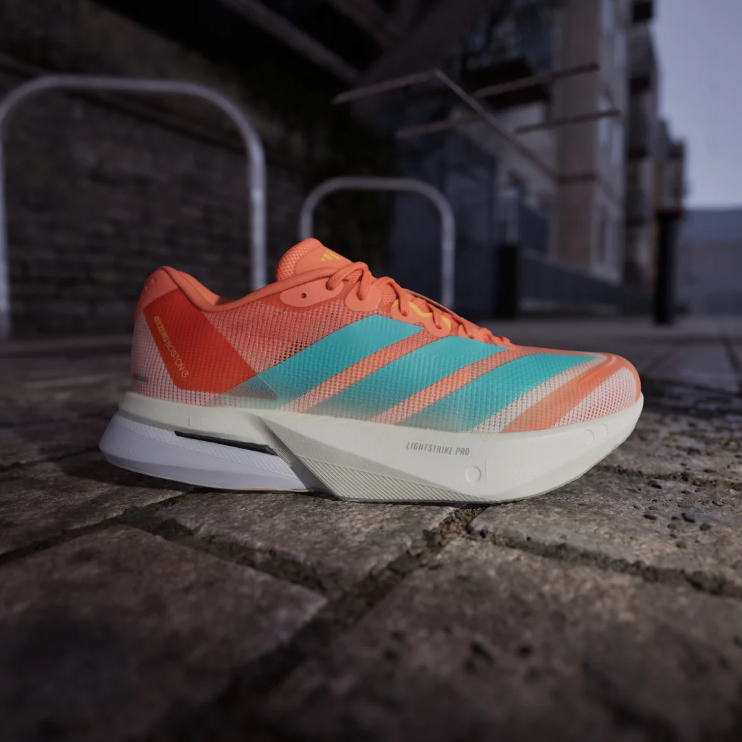 Detalle 2 de Zapatilla Adizero Boston 13 de Adidas: rendimiento ligero en color naranja