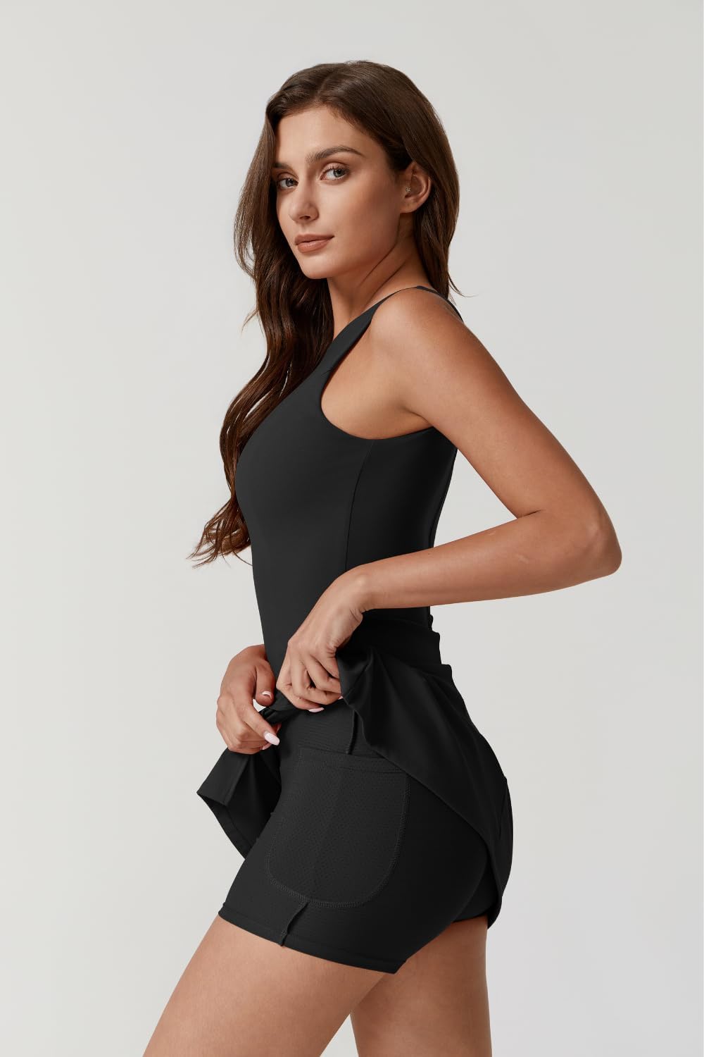 Detalle 2 de QINSEN Women’s Crew Neck Tennis Dress with Built-In Shorts and Pockets