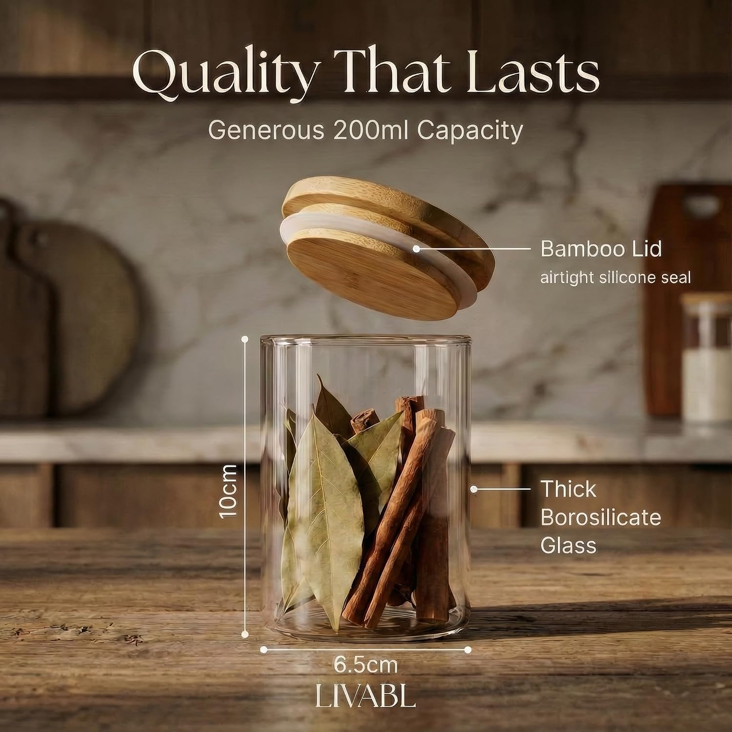 Detalle de Livabl Glass Spice Jars with Lids and Labels – 12x 200ml Airtight Jars with Bamboo Lids and 360 Pre-Printed UK Labels