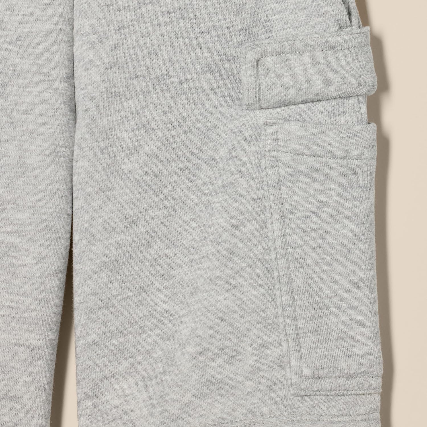 Thumbnail 4 de Amazon Essentials Boys’ Terry Cargo Sweat Shorts
