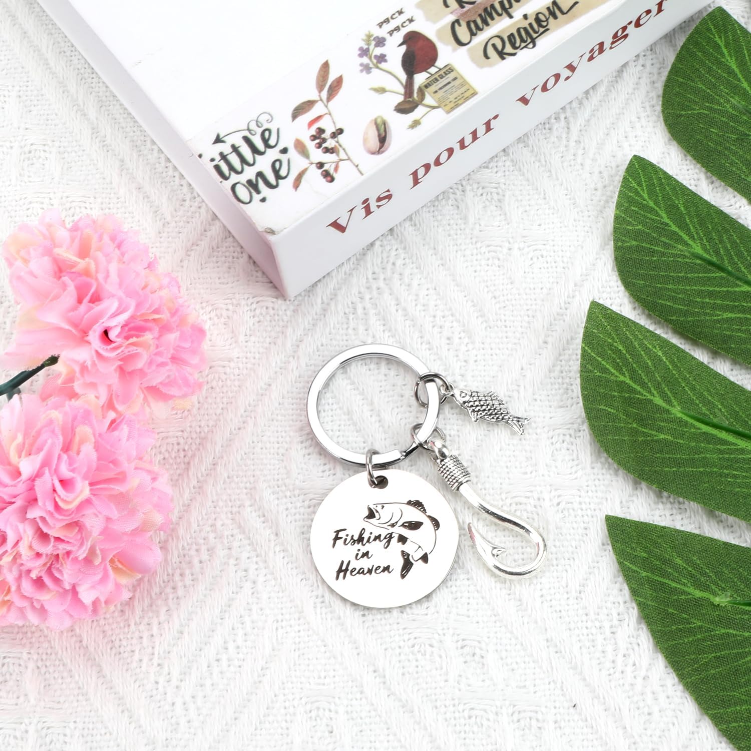 Detalle de Tranbath Fishing Keychain with Fish and Hook Charm