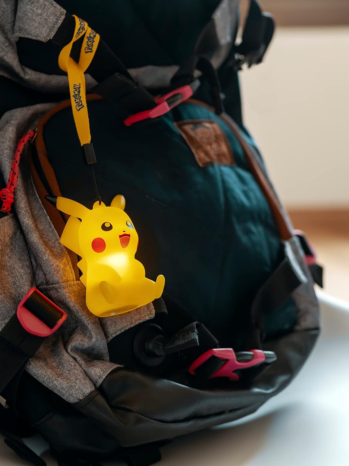 Detalle de TEKNOFUN Pikachu luminoso 9 cm