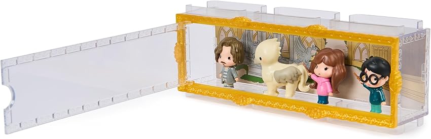 Detalle 2 de Wizarding World Harry Potter Pack 3 Figuras y Caja de Exhibición 🧙
