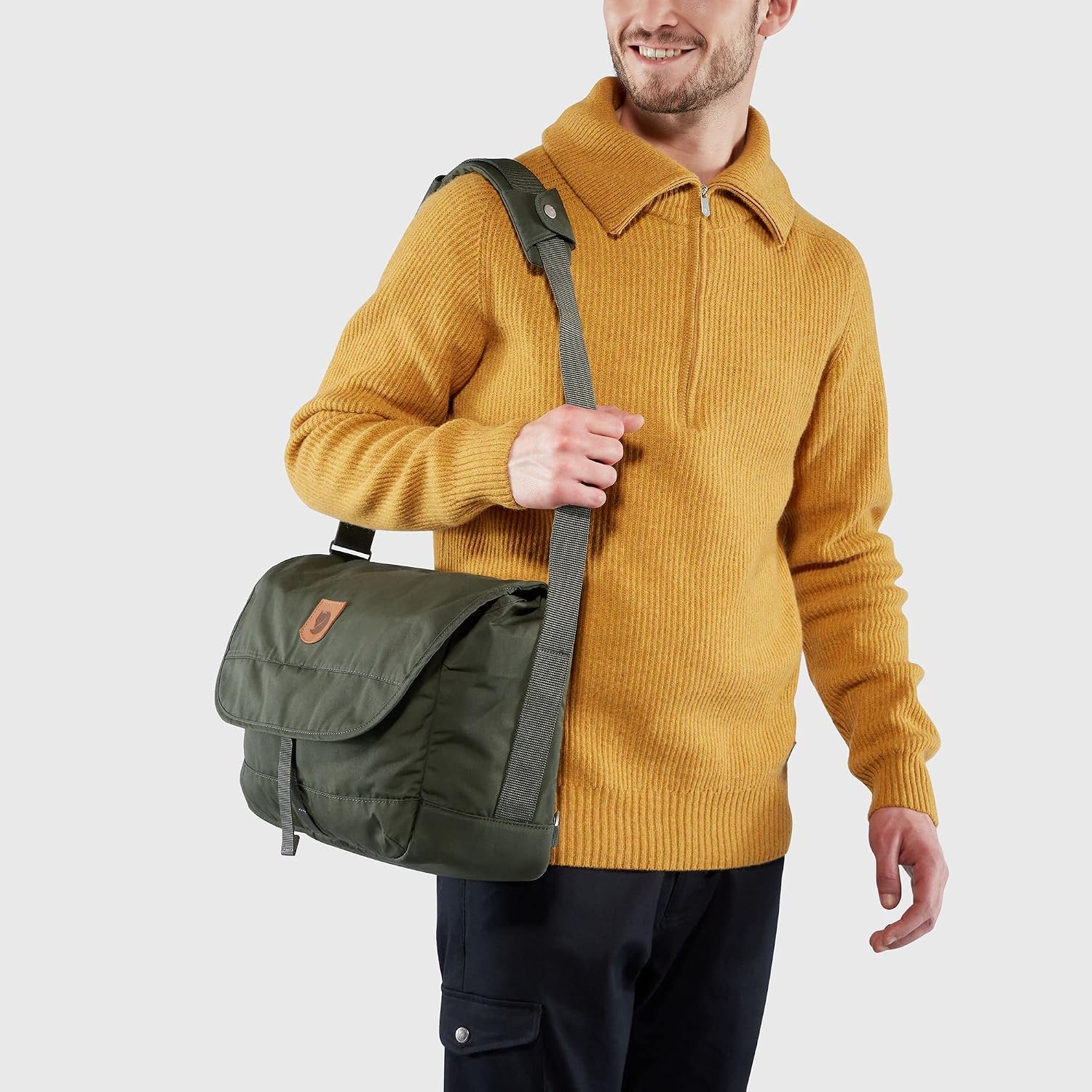 Detalle de Fjällräven Greenland Shoulder Bag, G-1000 Shoulder Bag with Stabiliser Strap