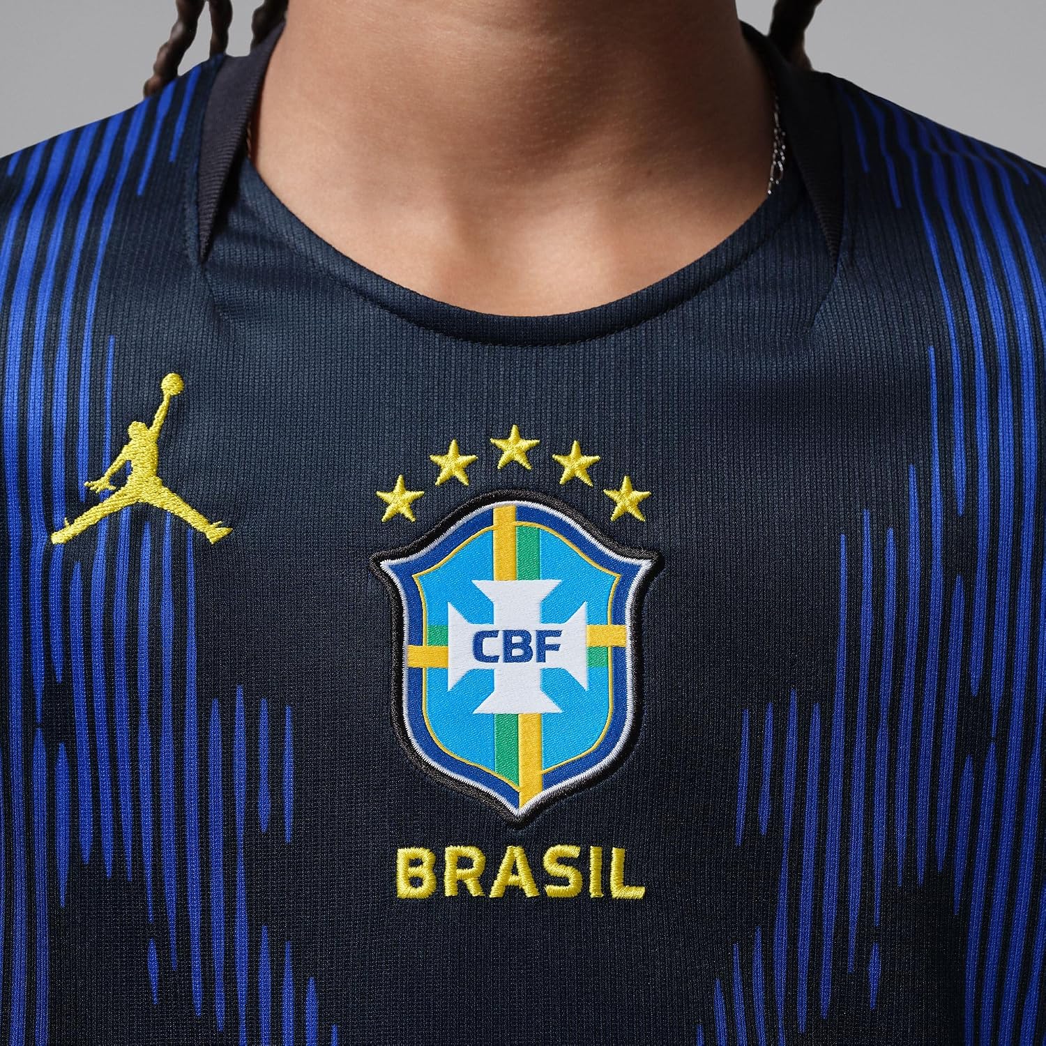 Detalle de Nike Jordan Brasil 2026 – dziecięca replika koszulki wyjazdowej Dri-FIT