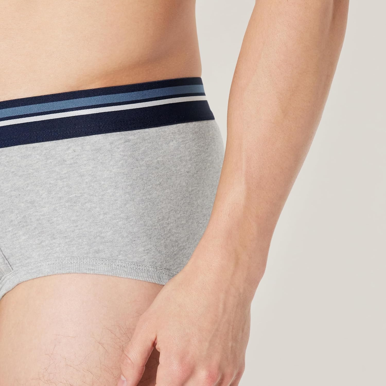 Detalle de Amazon Essentials Men's Cotton Breathable Tag-Free Briefs Underwear, Multipacks