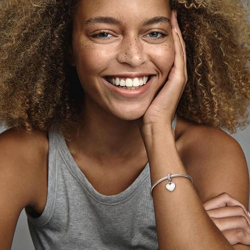 Detalle 2 de Pandora Charm cœur gravé 798761C01 Argent – Charme cœur gravé pour bracelet Pandora