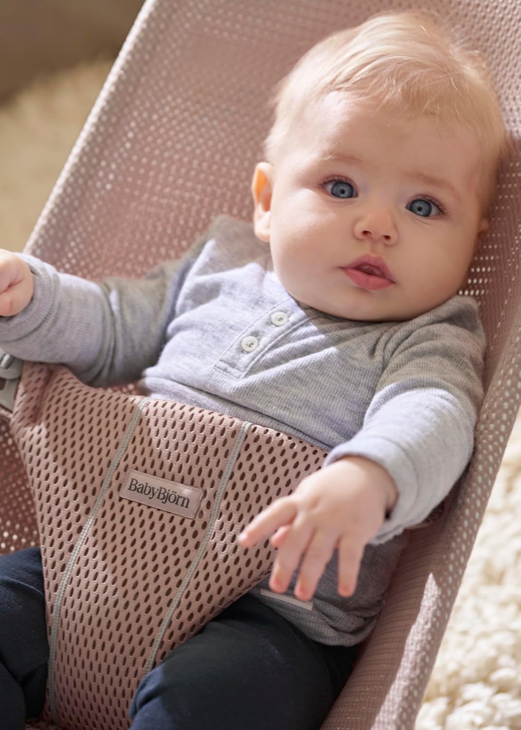 Thumbnail 4 de BabyBjörn Bliss Sdraietta Mesh Rosa Polvere: ergonomica, leggera e da nascita