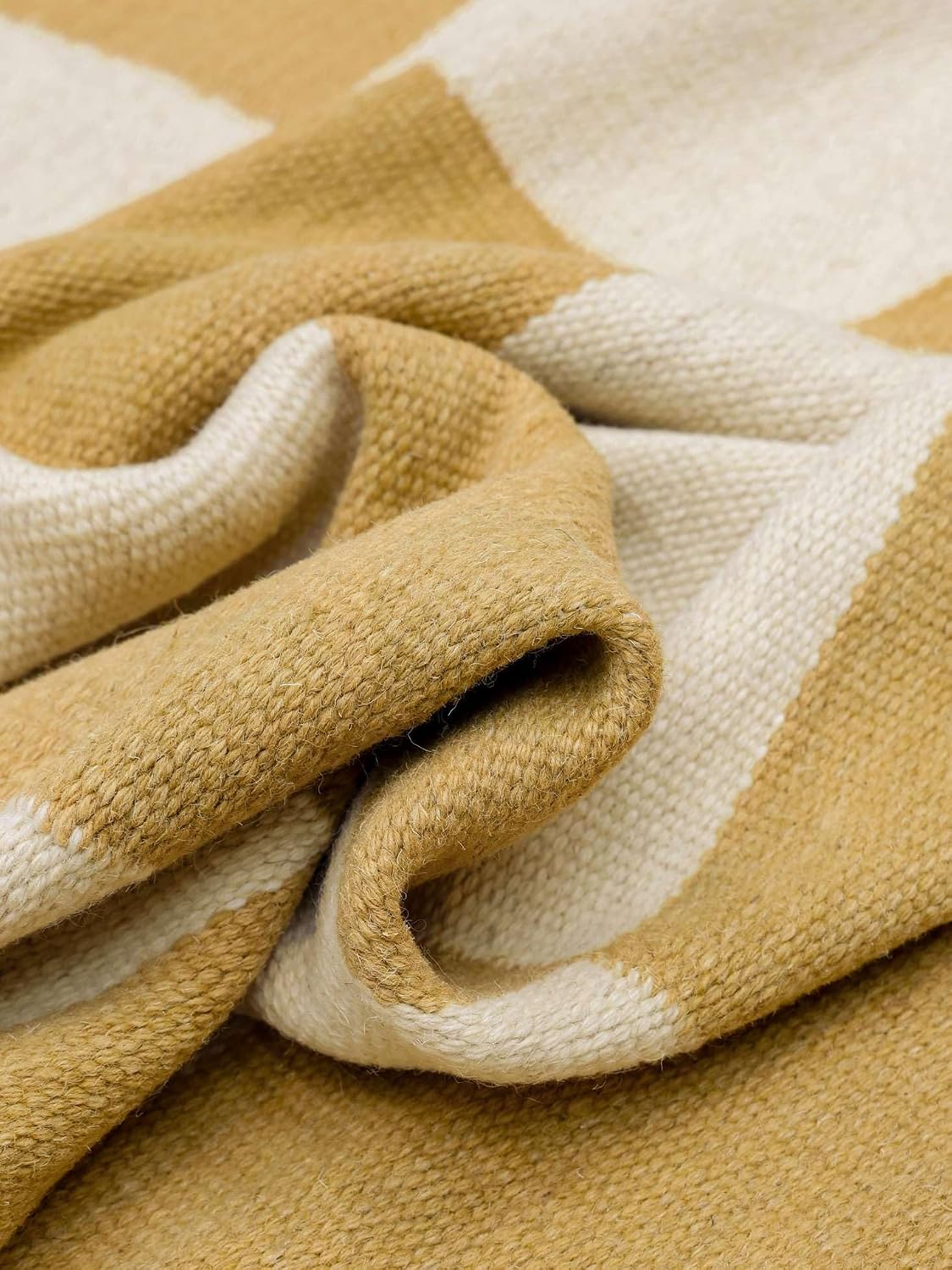 Detalle 2 de RugVista Classic Chess Runner Rug, 80 x 250 cm, Yellow Wool-Cotton, Oeko-Tex 100