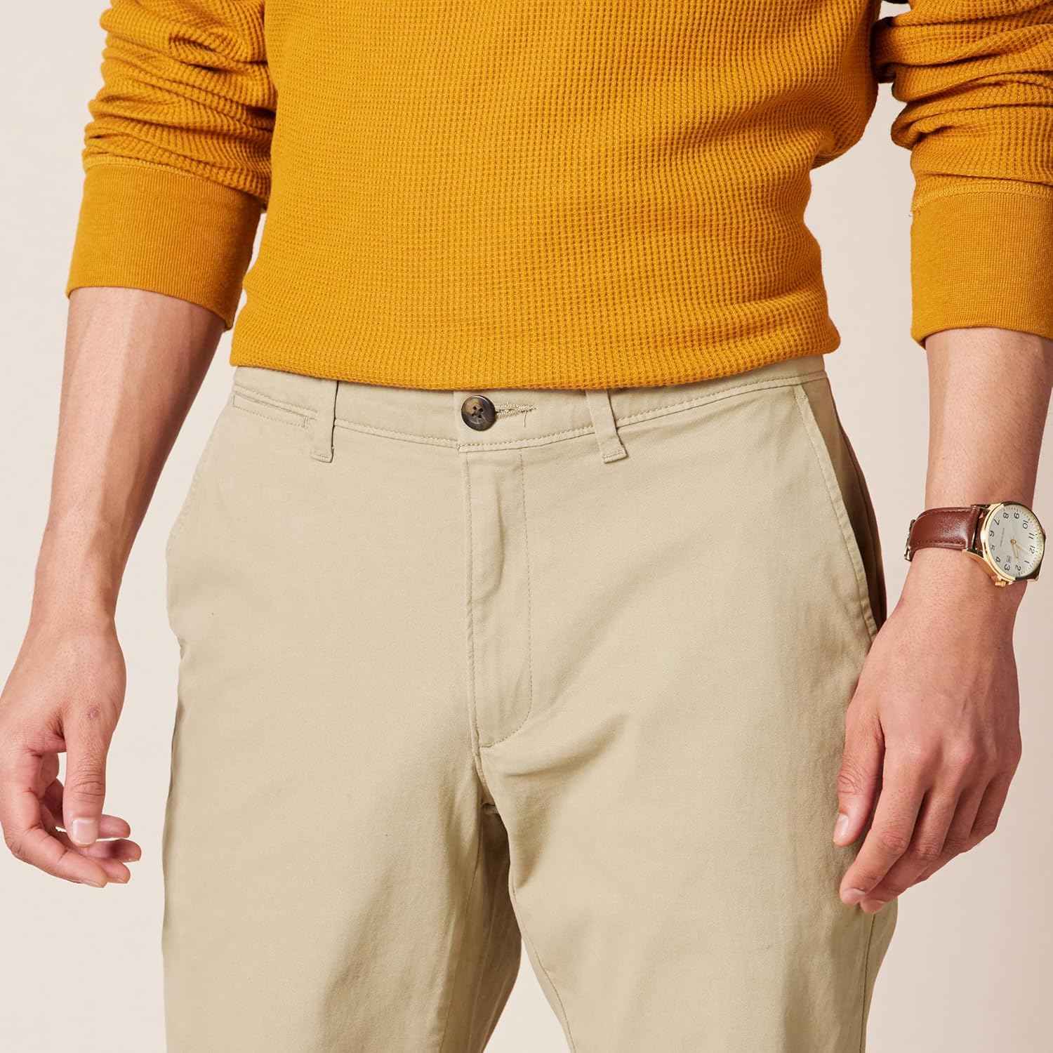 Thumbnail 3 de Amazon Essentials Herren Legere Stretch-Chinohose mit klassischer Passform (Skinny Fit) in Khaki
